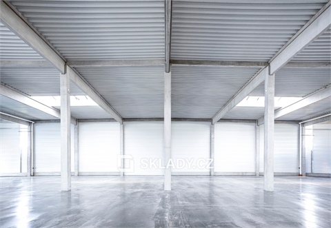 Pronájem skladu / haly, 10 000 m² - 0