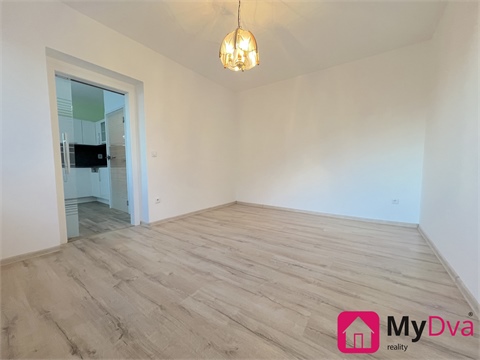 Pronájem bytu 1+1, 33 m² 2