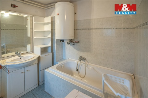 Prodej rodinného domu, 180 m² - 18