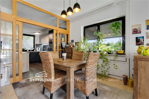 Prodej rodinného domu, 353 m² 14