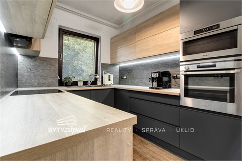 Prodej rodinného domu, 353 m² 16