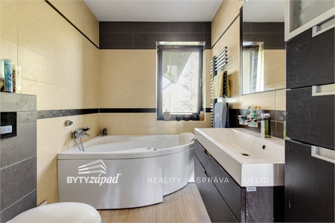 Prodej rodinného domu, 353 m² - 26