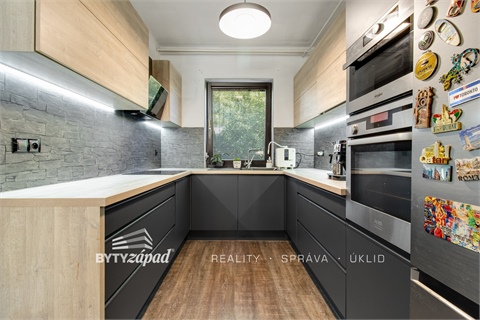 Prodej rodinného domu, 353 m² - 14