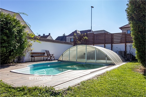 Prodej rodinného domu, 353 m² - 2