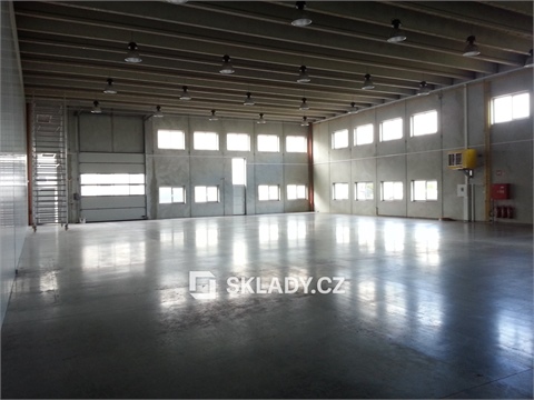 Pronájem skladu / haly, 1 800 m² - 2