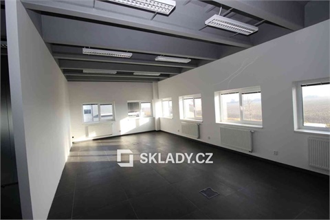 Pronájem skladu / haly, 1 800 m² - 4