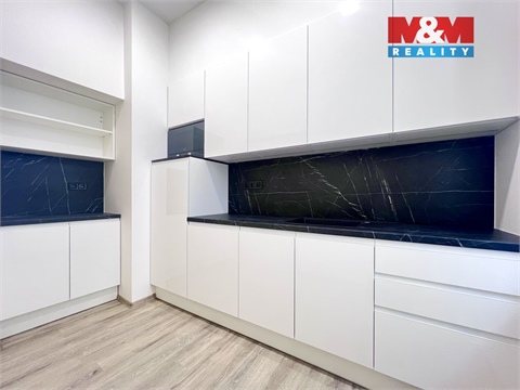 Pronájem kanceláře, 135 m² - 0