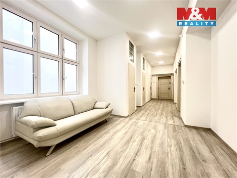 Pronájem kanceláře, 135 m² - 2