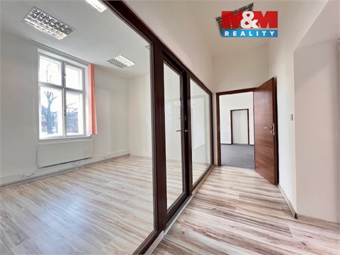 Pronájem kanceláře, 100 m² 0