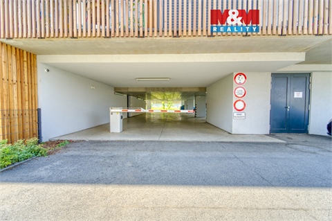 Pronájem parkovacího místa, 15 m² 0