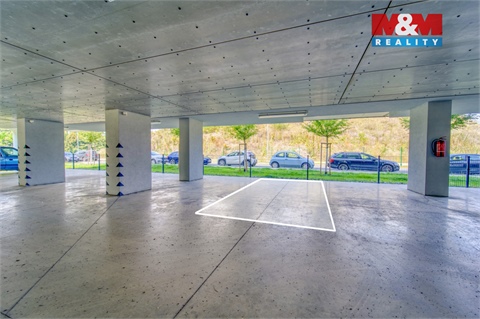 Pronájem parkovacího místa, 15 m² 2