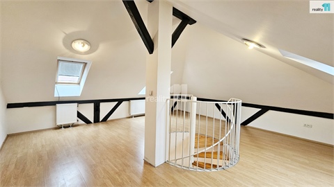 Pronájem bytu 2kk, 70 m² - 2