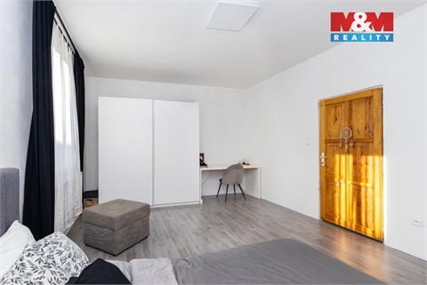 Prodej rodinného domu, 180 m² - 18