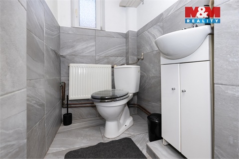 Prodej rodinného domu, 180 m² - 10