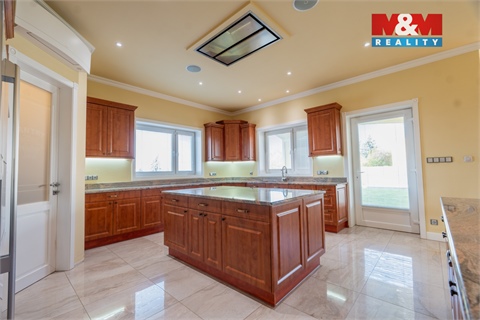 Prodej rodinného domu, 429 m² - 8