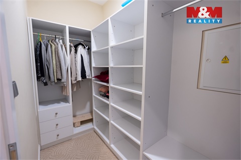 Prodej rodinného domu, 429 m² - 24