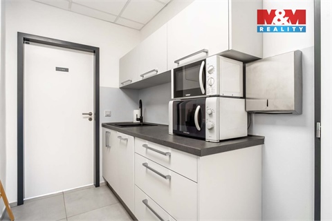 Pronájem kanceláře, 320 m² 14