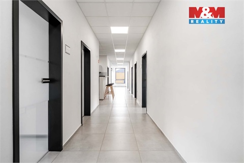 Pronájem kanceláře, 320 m² - 10
