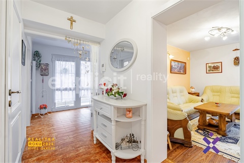 Prodej rodinného domu, 234 m² 2