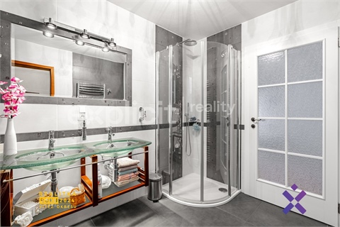 Prodej rodinného domu, 234 m² 6