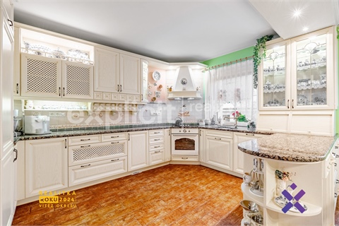 Prodej rodinného domu, 234 m² - 10