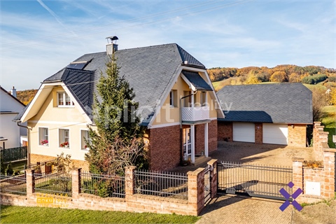 Prodej rodinného domu, 234 m² 0