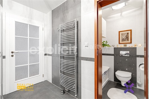 Prodej rodinného domu, 234 m² - 6