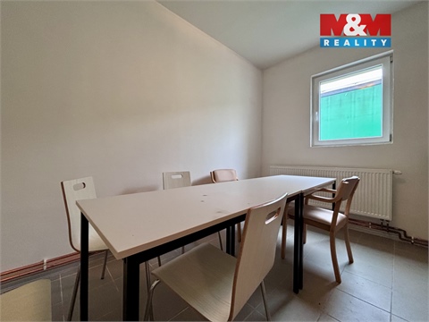 Pronájem skladu / haly, 650 m² - 2