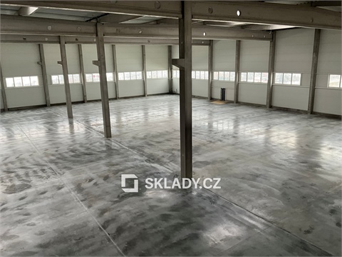 Pronájem skladu / haly, 1 700 m² - 0