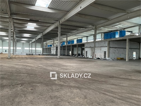 Pronájem skladu / haly, 1 700 m² - 2