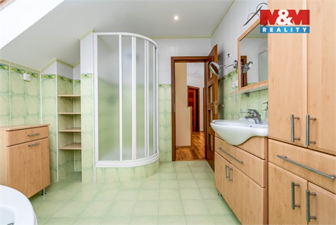 Prodej rodinného domu, 197 m² 10