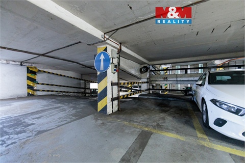 Prodej parkovacího místa, 15 m² 0