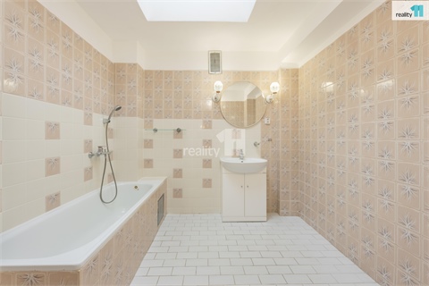 Prodej rodinného domu, 226 m² 16