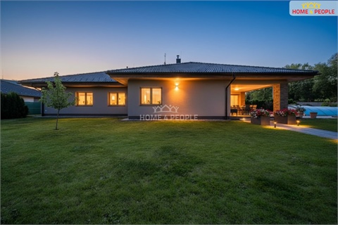 Prodej rodinného domu, 230 m² - 2