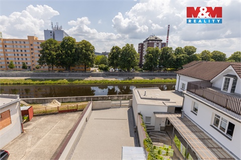 Pronájem bytu 4kk, 122 m² 12