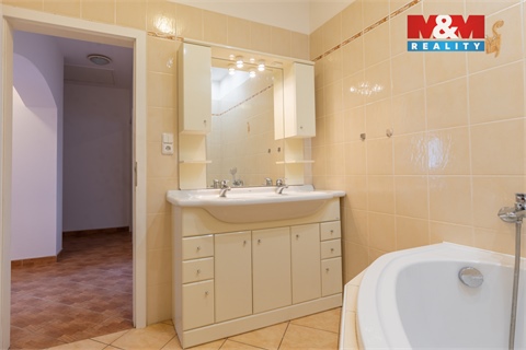 Pronájem bytu 4kk, 122 m² 4