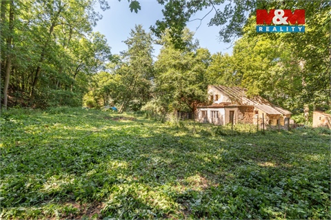 Prodej stavebního pozemku, 2 272 m² 16