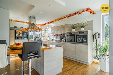 Prodej rodinného domu, 440 m² 14