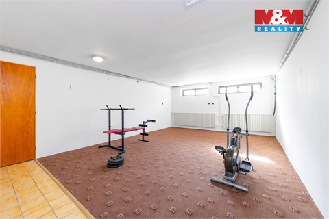 Prodej rodinného domu, 327 m² - 14