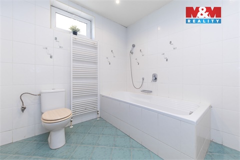 Prodej rodinného domu, 327 m² - 6