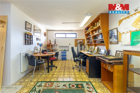 Prodej rodinného domu, 327 m² 16