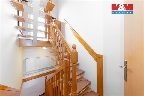 Prodej rodinného domu, 327 m² - 10