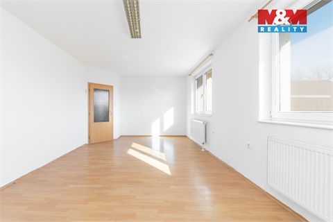 Prodej rodinného domu, 327 m² 12