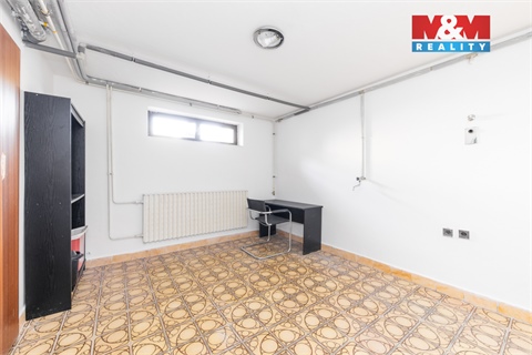 Prodej rodinného domu, 327 m² - 16