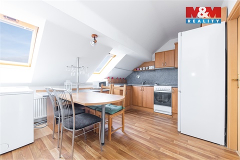 Prodej rodinného domu, 327 m² 2