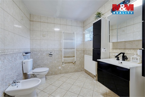 Prodej rodinného domu, 225 m² 14