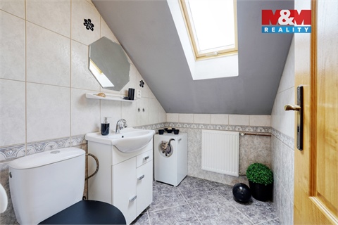 Prodej rodinného domu, 225 m² - 14