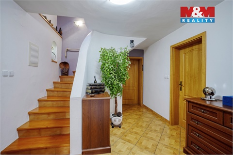 Prodej rodinného domu, 225 m² - 6