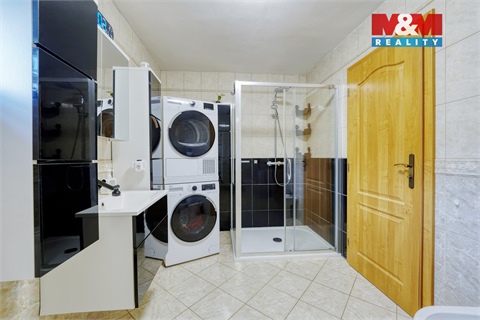 Prodej rodinného domu, 225 m² - 12