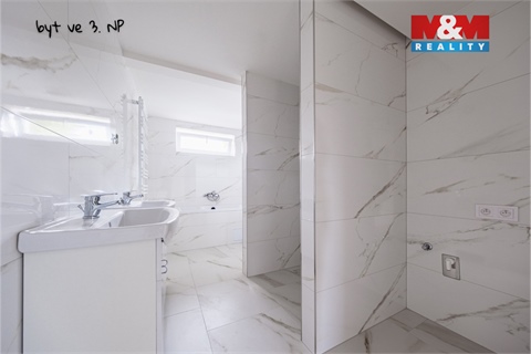 Prodej rodinného domu, 311 m² - 12